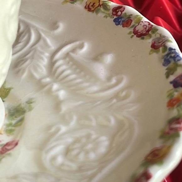 BEAUTIFUL ANTIQUE PAIR OF FLORAL DEMITASSE TEACUPS AND SAUCERS - Picture 6 of 12